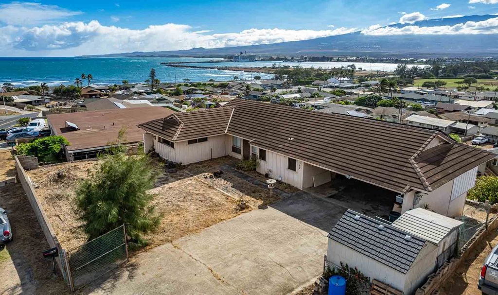 Photo of 582 Liholiho St, Wailuku, HI 96793 (MLS # 408029)