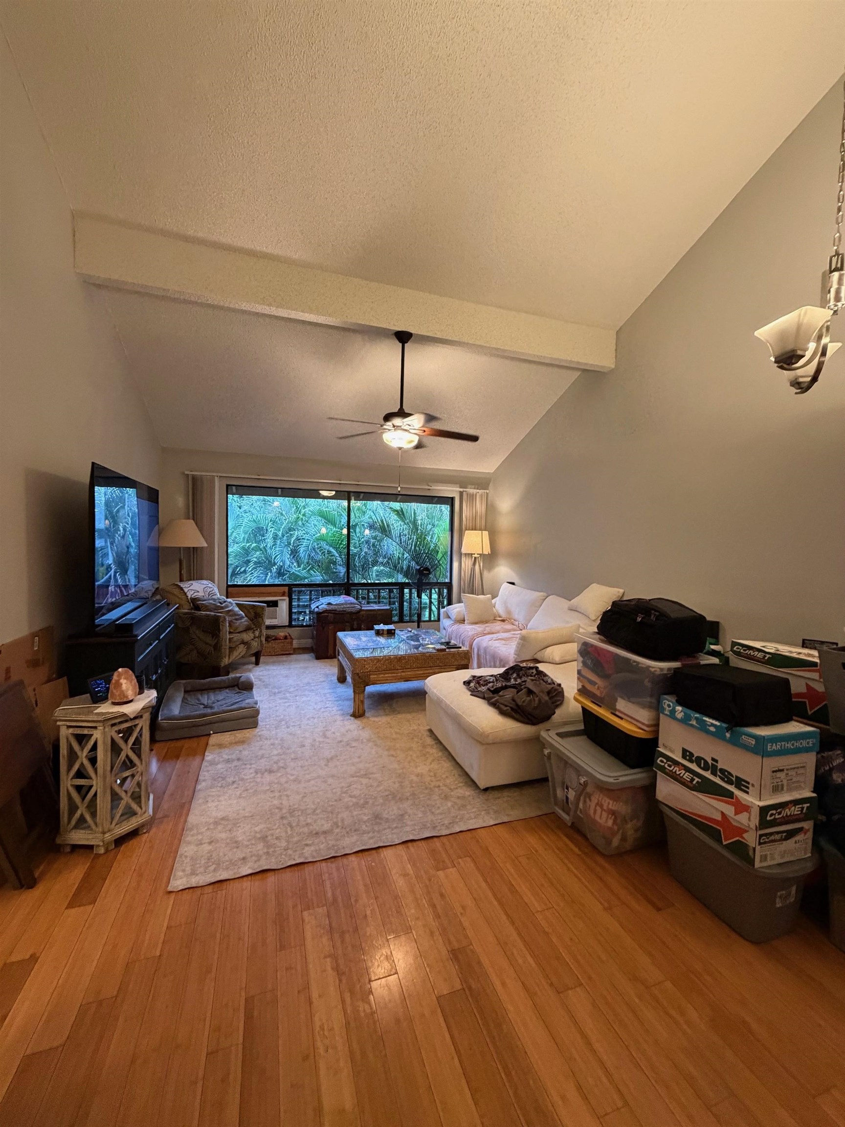 15 Kulanihakoi St 18F