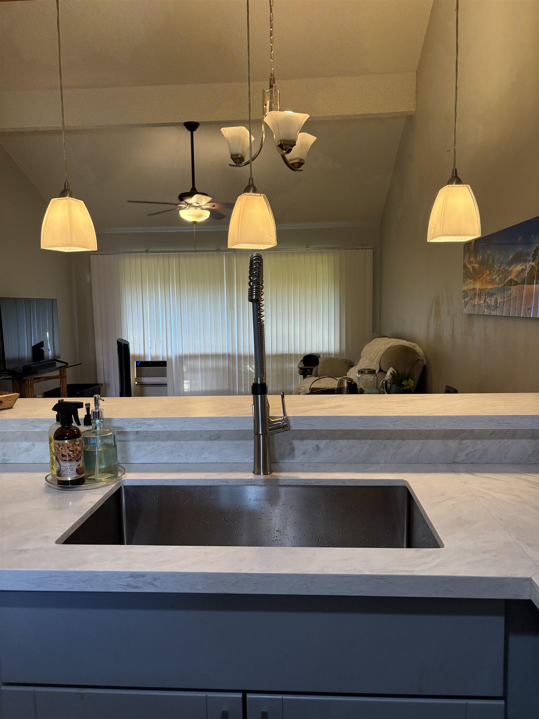 15 Kulanihakoi St 18F