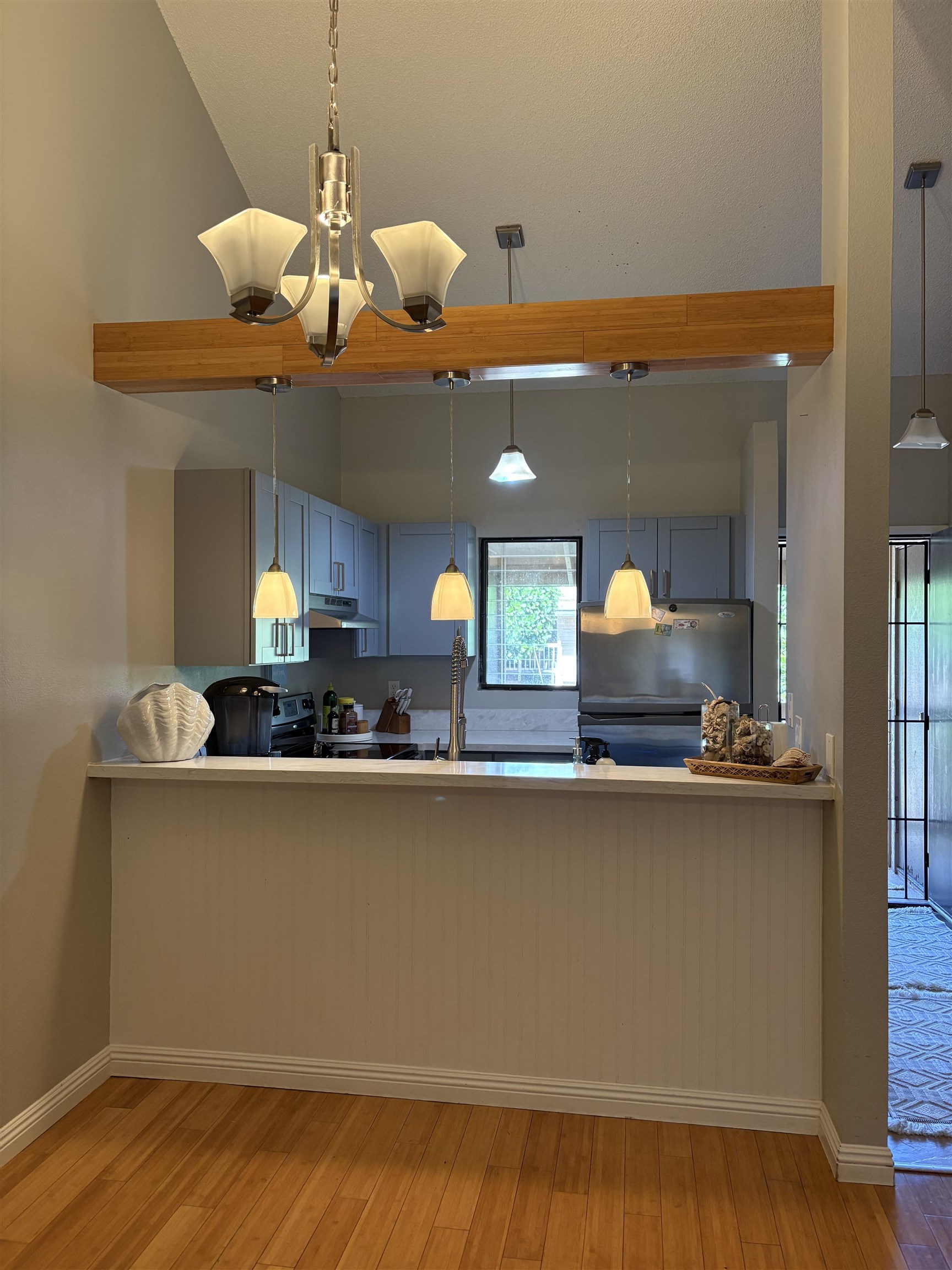 15 Kulanihakoi St 18F