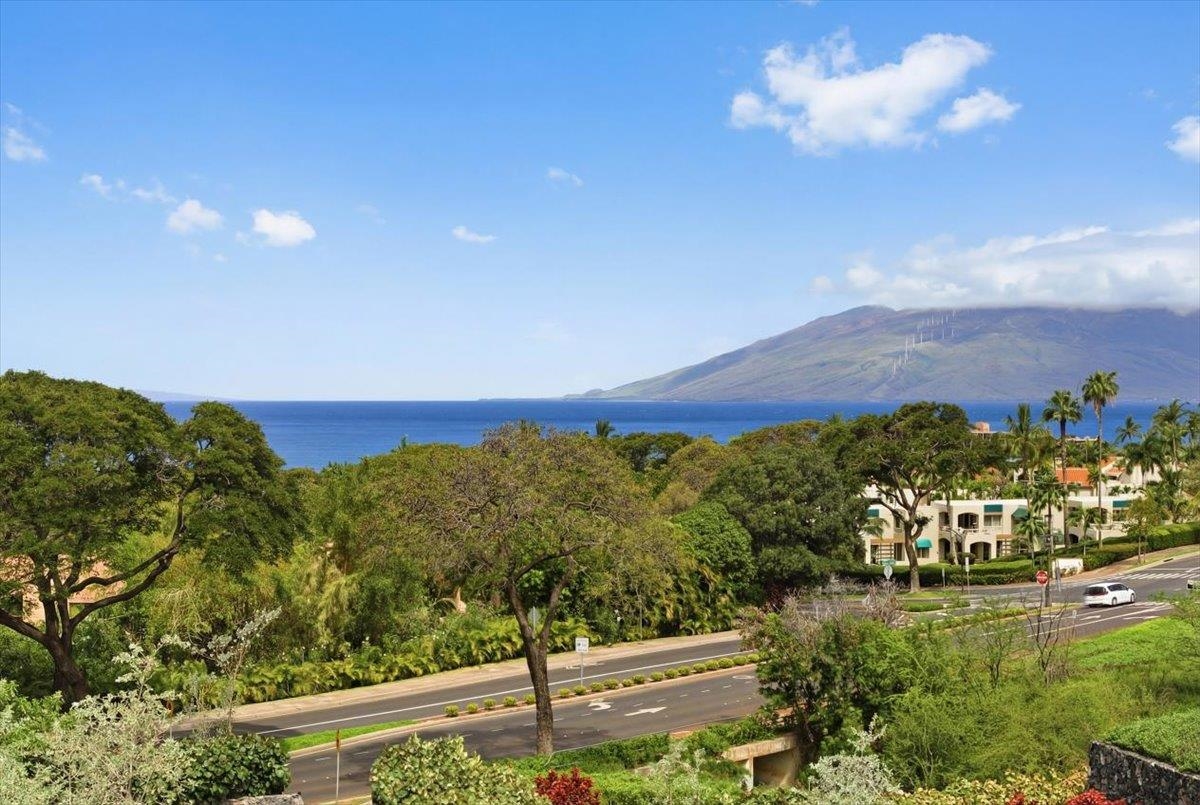 60 Kai Malu Dr 201 (11C)