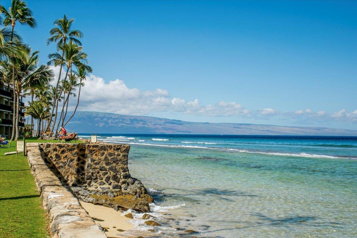 3543 Lower Honoapiilani Rd J302