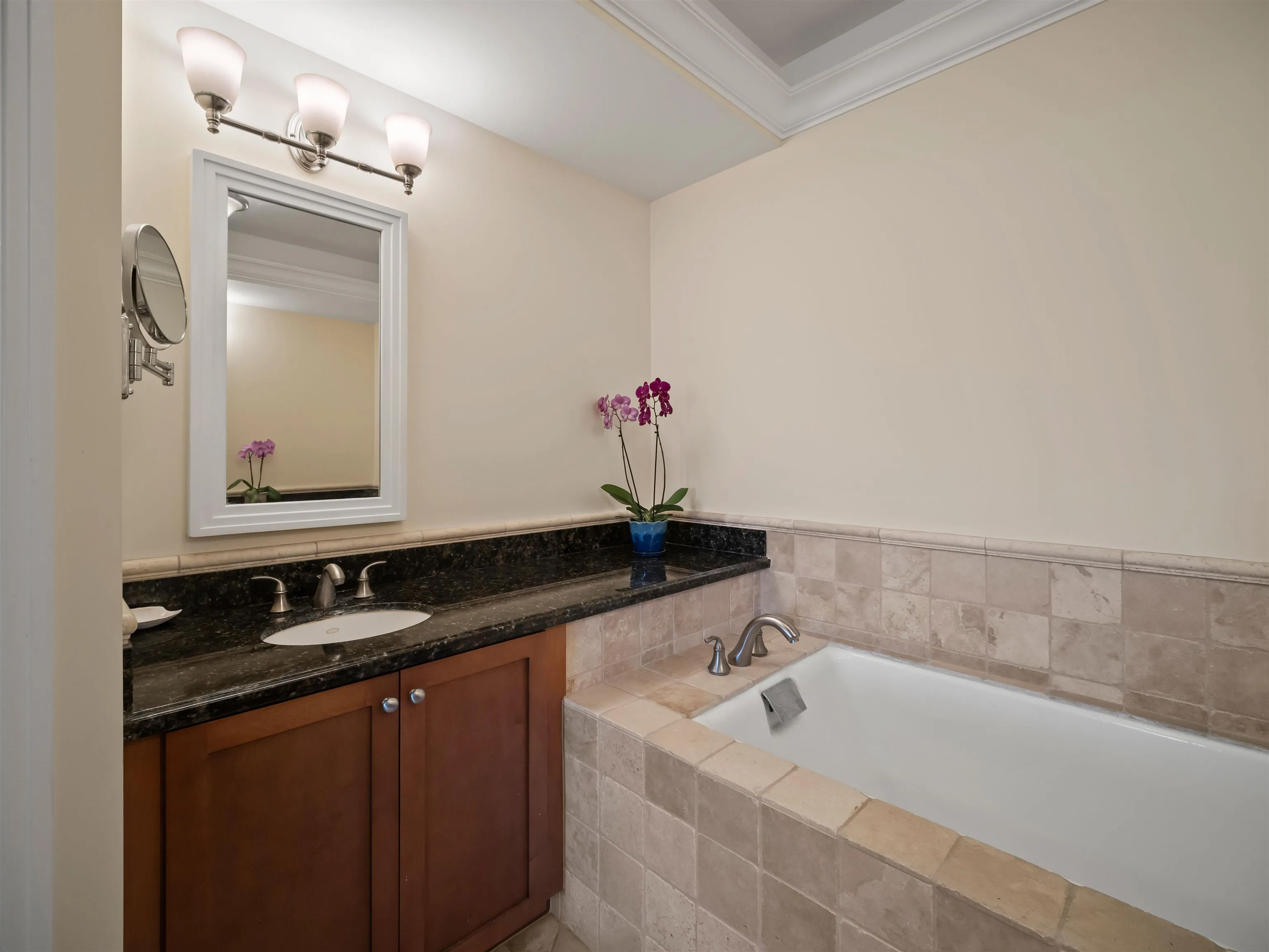 Kihei, Hawaii 96753, United States, 3 Bedrooms Bedrooms, ,3 BathroomsBathrooms,Residential,Active,236016