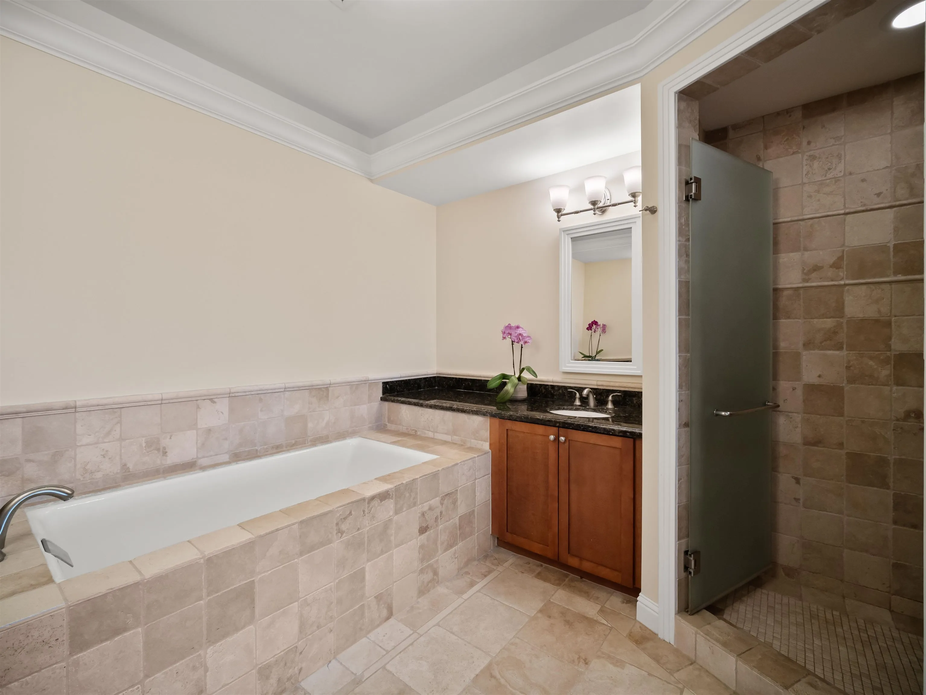 Kihei, Hawaii 96753, United States, 3 Bedrooms Bedrooms, ,3 BathroomsBathrooms,Residential,Active,236016