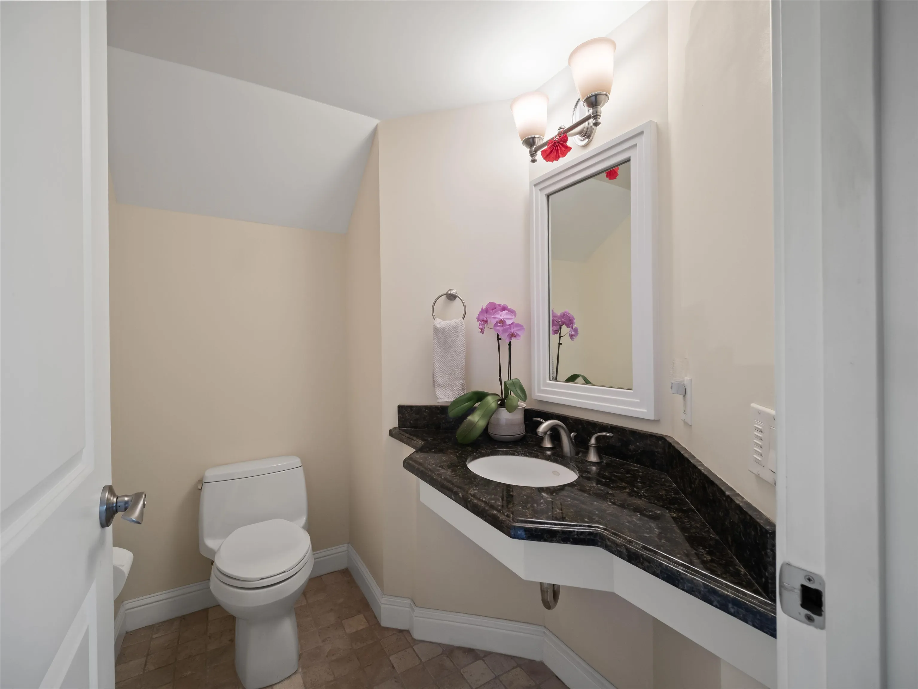 Kihei, Hawaii 96753, United States, 3 Bedrooms Bedrooms, ,3 BathroomsBathrooms,Residential,Active,236016