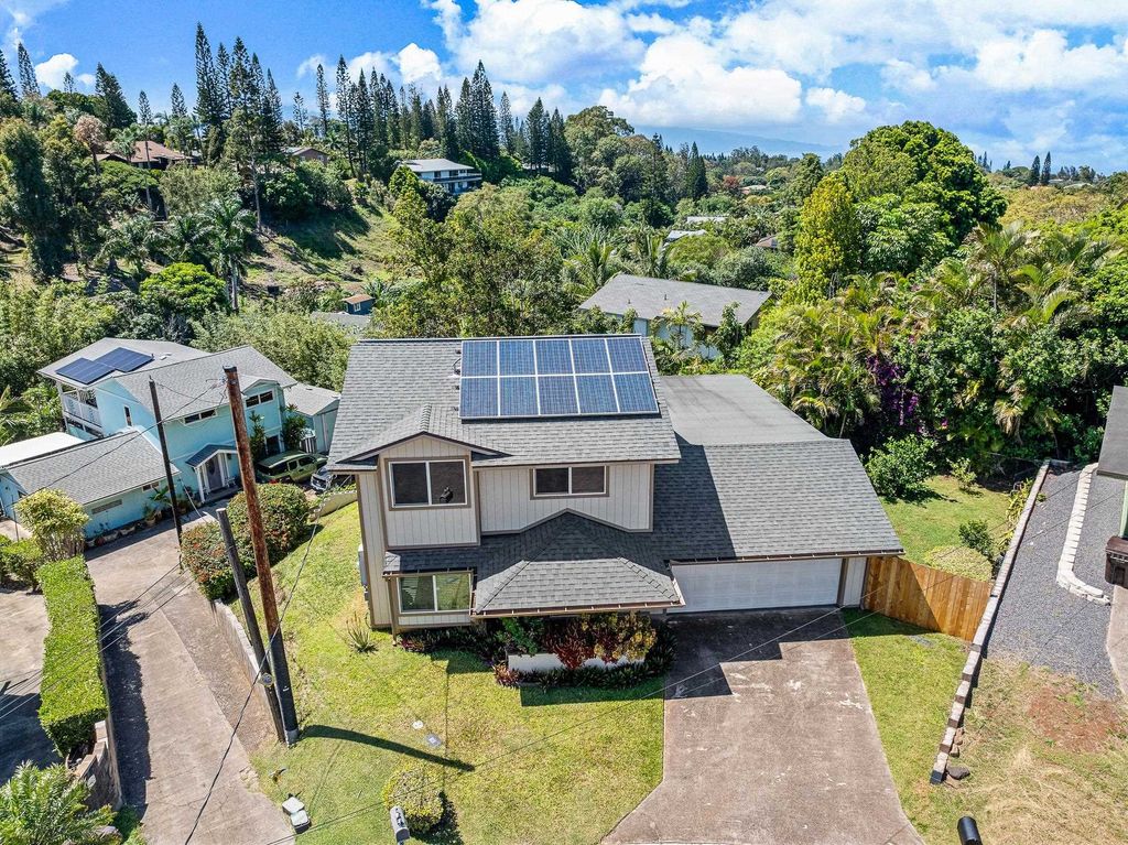 Photo of 92 Makalani Pl, Makawao, HI 96768 (MLS # 405292)
