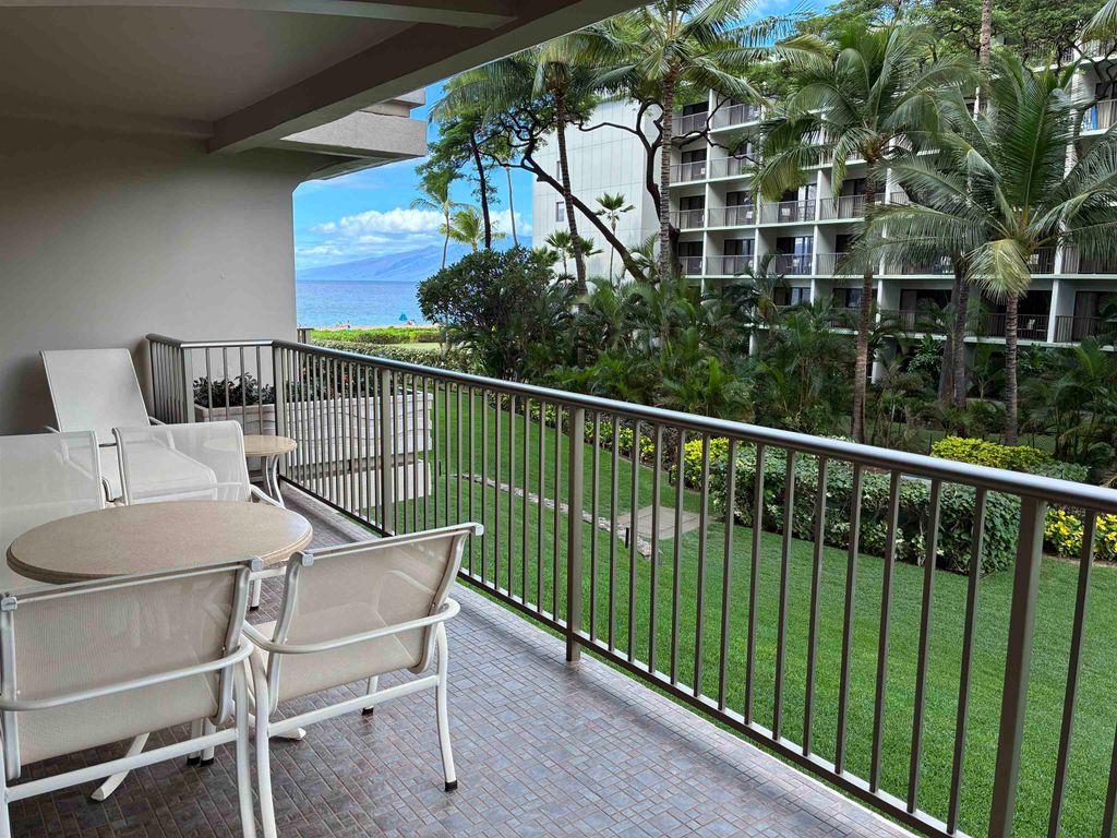 Photo of 2481 Kaanapali Pkwy #220 E, Lahaina, HI 96761 (MLS # 408055)