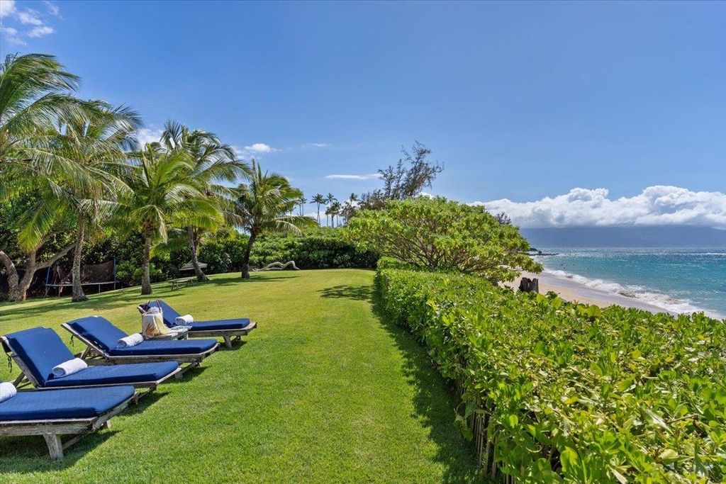 Photo of 33 Hana Hwy, Paia, HI 96779 (MLS # 408067)