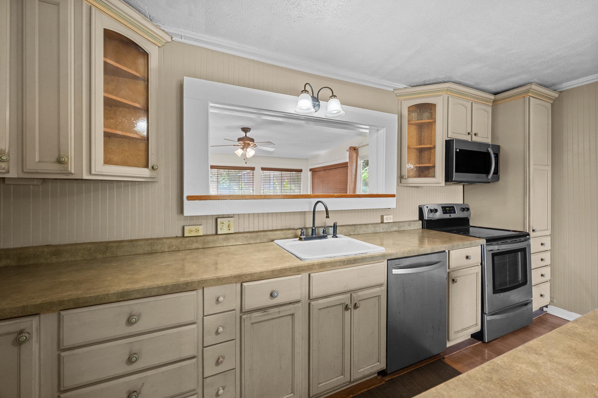 815 Kuulei St