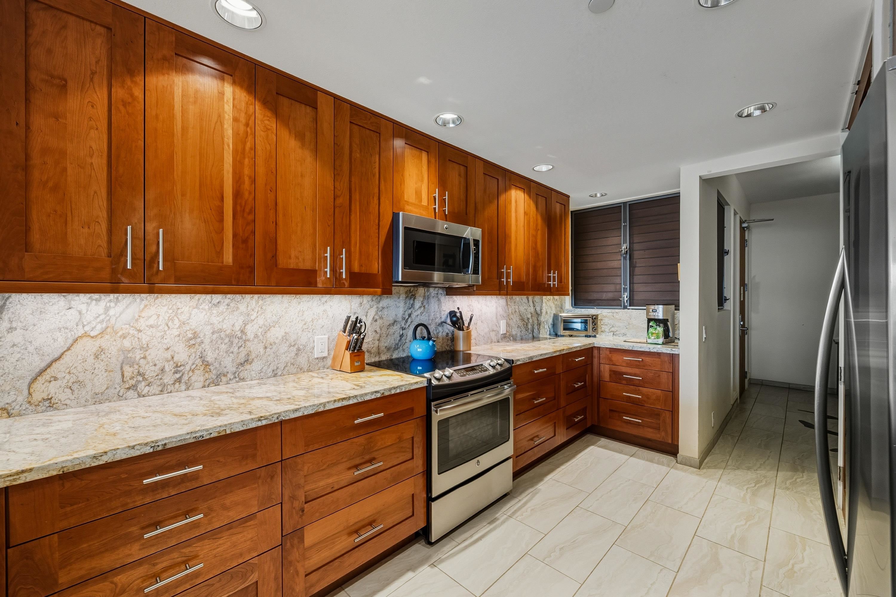 4299 Lower Honoapiilani Rd 243