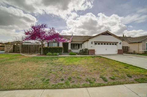 2007 Berkshire Lane, Hanford, CA 93230 - MLS#: 231506