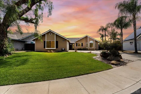 285 Ash Avenue, Hanford, CA 93230 - MLS#: 231862
