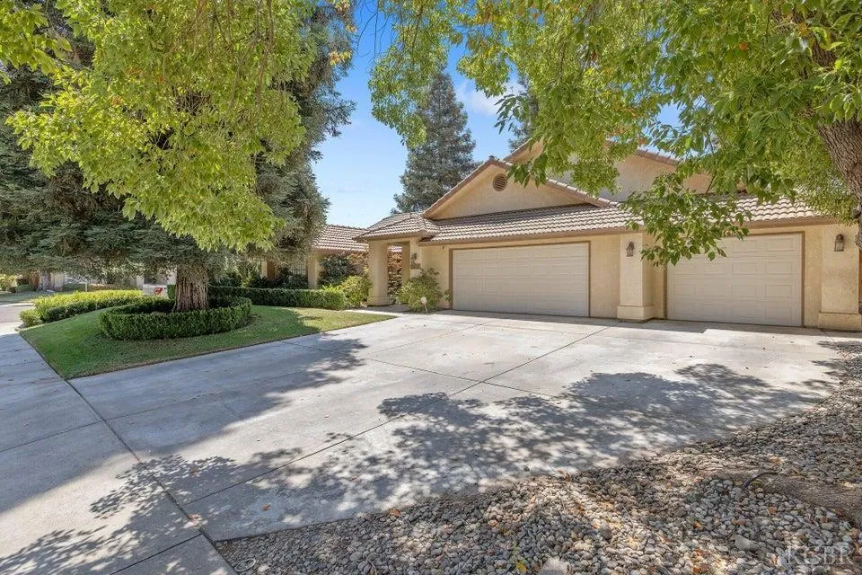 Visalia, California 93292, United States, 3 Bedrooms Bedrooms, ,2 BathroomsBathrooms,Residential,Pending,167968