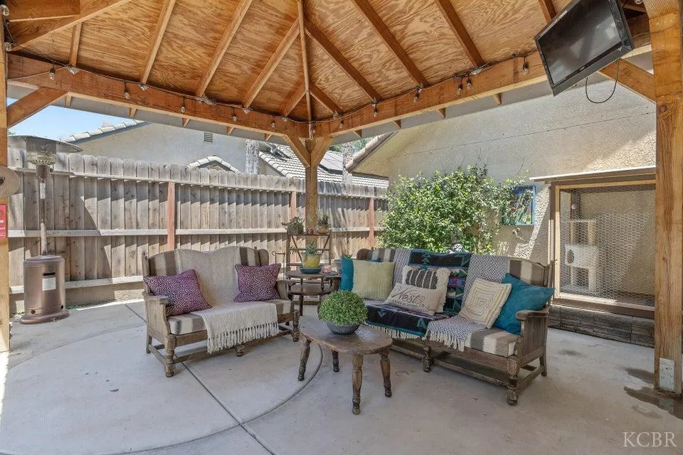 Visalia, California 93292, United States, 3 Bedrooms Bedrooms, ,2 BathroomsBathrooms,Residential,Pending,167968