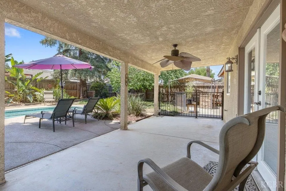 Visalia, California 93292, United States, 3 Bedrooms Bedrooms, ,2 BathroomsBathrooms,Residential,Pending,167968