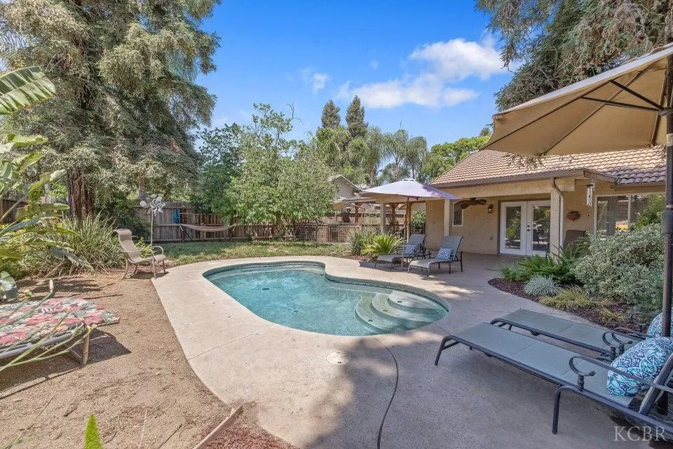 Visalia, California 93292, United States, 3 Bedrooms Bedrooms, ,2 BathroomsBathrooms,Residential,Pending,167968