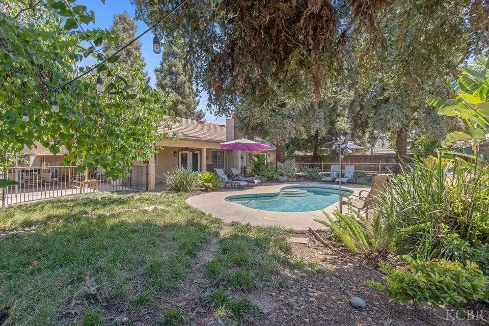 Visalia, California 93292, United States, 3 Bedrooms Bedrooms, ,2 BathroomsBathrooms,Residential,Pending,167968