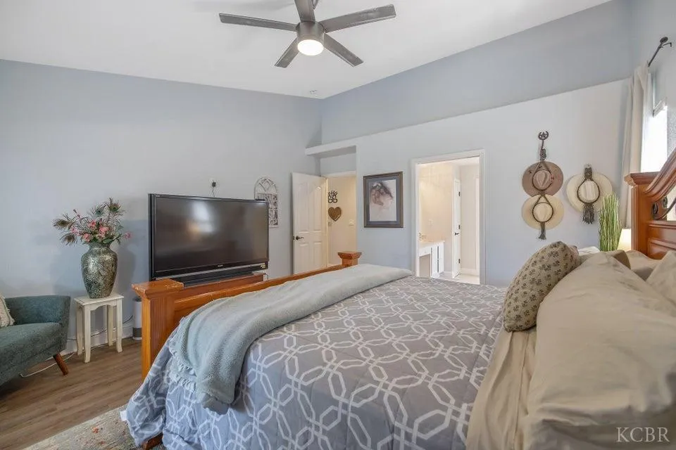 Visalia, California 93292, United States, 3 Bedrooms Bedrooms, ,2 BathroomsBathrooms,Residential,Pending,167968