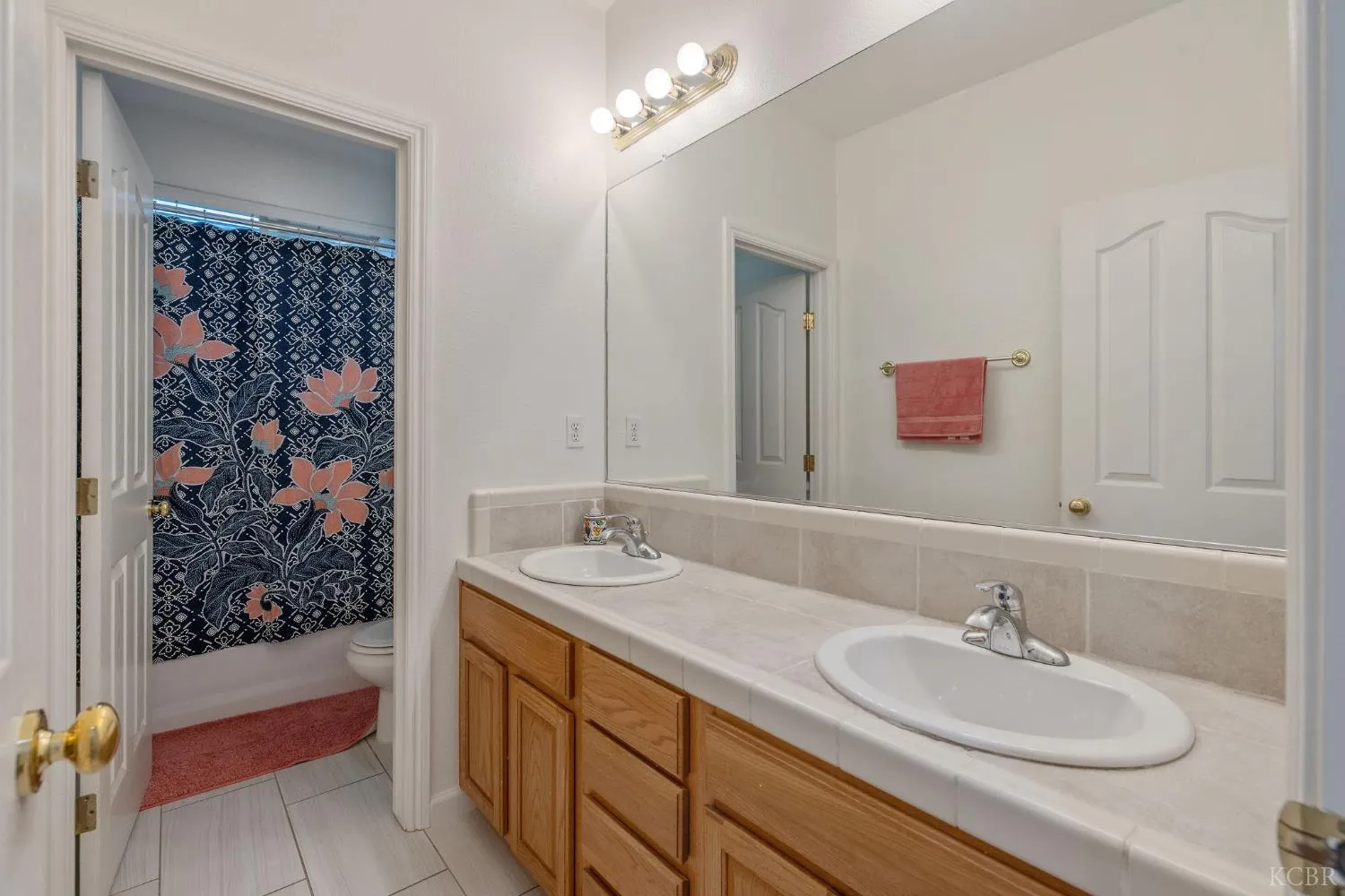 Hanford, California 93230, United States, 4 Bedrooms Bedrooms, ,2 BathroomsBathrooms,Residential,Active,249518