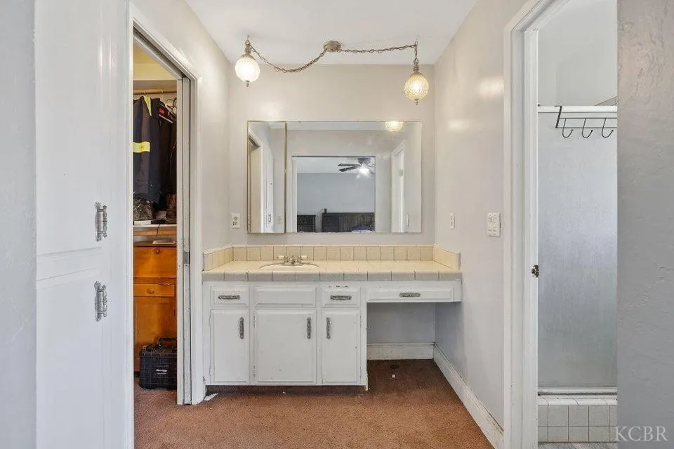 Visalia, California 93277, United States, 3 Bedrooms Bedrooms, ,2 BathroomsBathrooms,Residential,Active,247915