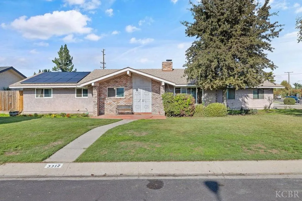 Visalia, California 93277, United States, 3 Bedrooms Bedrooms, ,2 BathroomsBathrooms,Residential,Active,247915