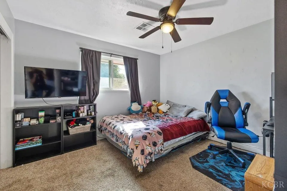 Visalia, California 93277, United States, 3 Bedrooms Bedrooms, ,2 BathroomsBathrooms,Residential,Active,247915