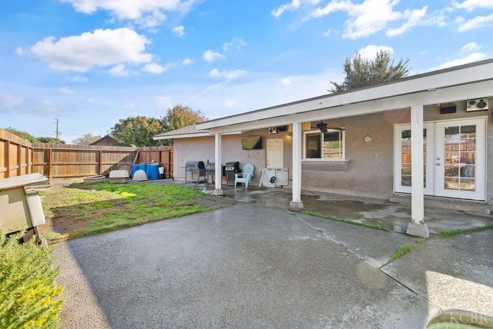 Visalia, California 93277, United States, 3 Bedrooms Bedrooms, ,2 BathroomsBathrooms,Residential,Active,247915