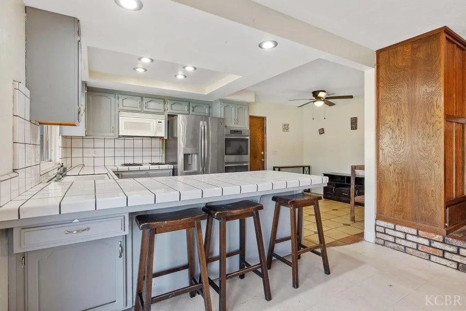 Visalia, California 93277, United States, 3 Bedrooms Bedrooms, ,2 BathroomsBathrooms,Residential,Active,247915