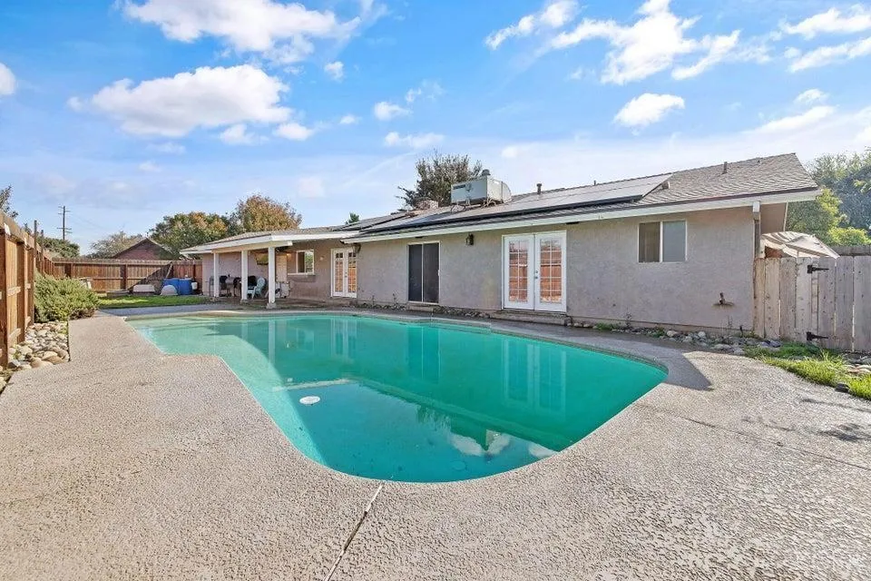 Visalia, California 93277, United States, 3 Bedrooms Bedrooms, ,2 BathroomsBathrooms,Residential,Active,247915