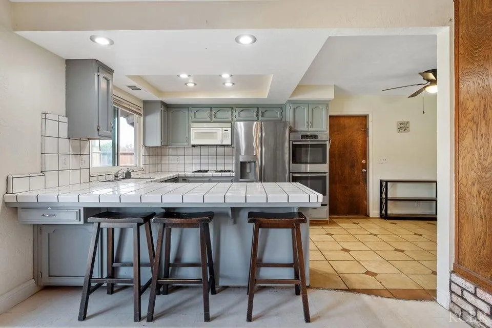 Visalia, California 93277, United States, 3 Bedrooms Bedrooms, ,2 BathroomsBathrooms,Residential,Active,247915