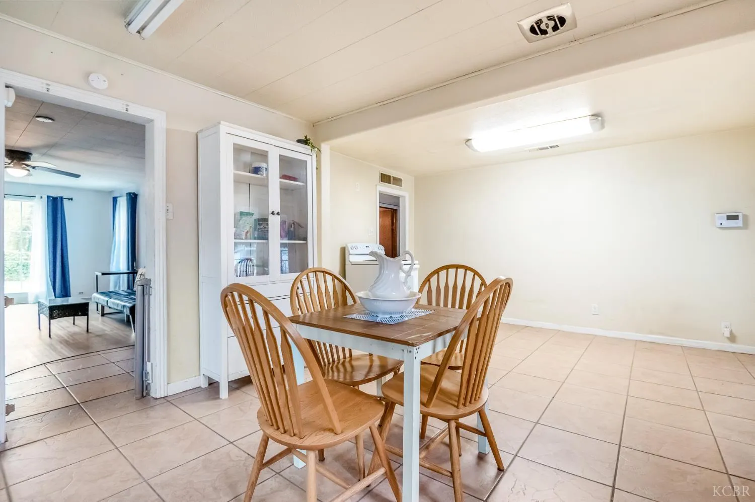 Visalia, California 93292, United States, 2 Bedrooms Bedrooms, ,1 BathroomBathrooms,Residential,Active,255555