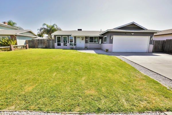 641 MEADOW LN, LEMOORE, CA 93245 - Image 8d8da3a07f2b3d6e486bfa13b8ae776c/264265962