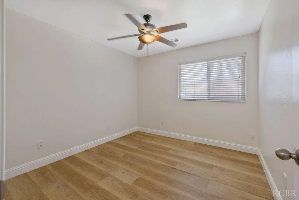 Visalia, California 93292, United States, 3 Bedrooms Bedrooms, ,2 BathroomsBathrooms,Residential,Active,192449