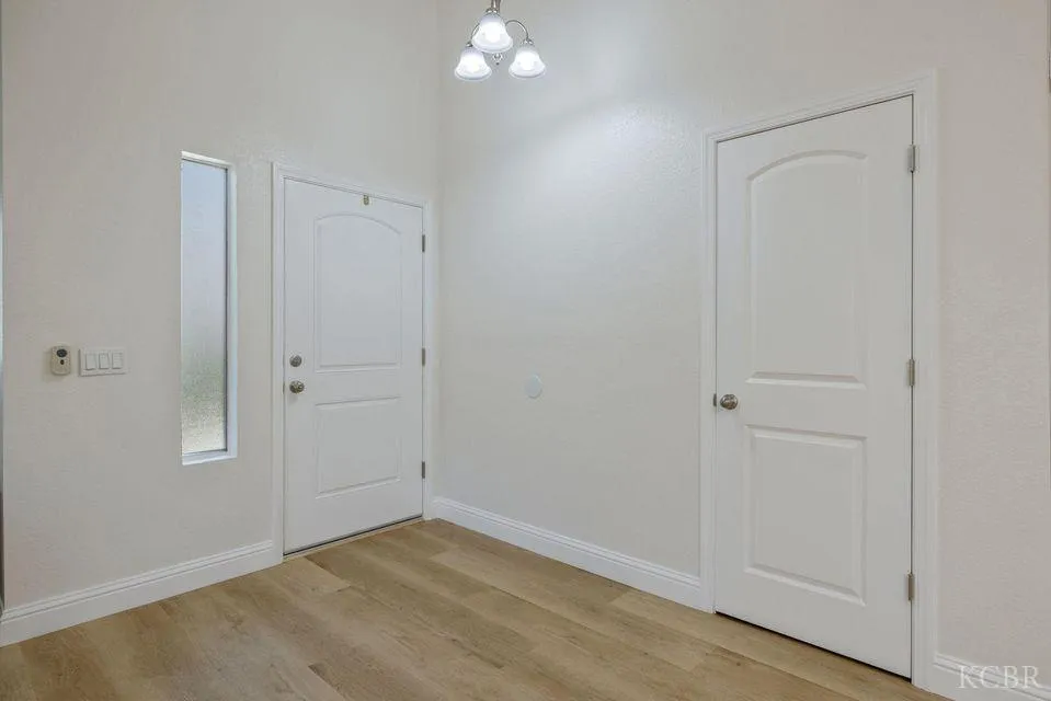 Visalia, California 93292, United States, 3 Bedrooms Bedrooms, ,2 BathroomsBathrooms,Residential,Active,192449