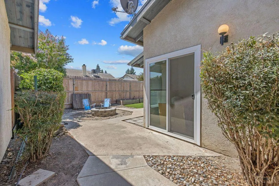 Visalia, California 93292, United States, 3 Bedrooms Bedrooms, ,2 BathroomsBathrooms,Residential,Active,192449