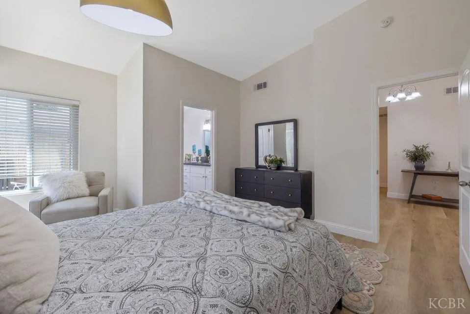 Visalia, California 93292, United States, 3 Bedrooms Bedrooms, ,2 BathroomsBathrooms,Residential,Active,192449