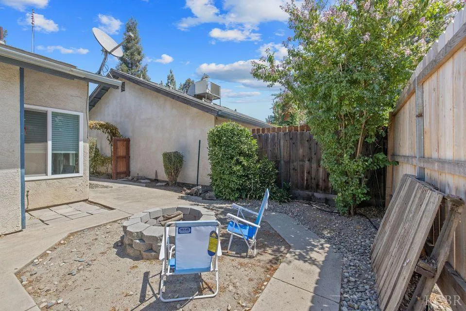 Visalia, California 93292, United States, 3 Bedrooms Bedrooms, ,2 BathroomsBathrooms,Residential,Active,192449