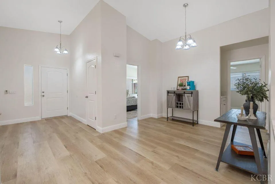 Visalia, California 93292, United States, 3 Bedrooms Bedrooms, ,2 BathroomsBathrooms,Residential,Active,192449