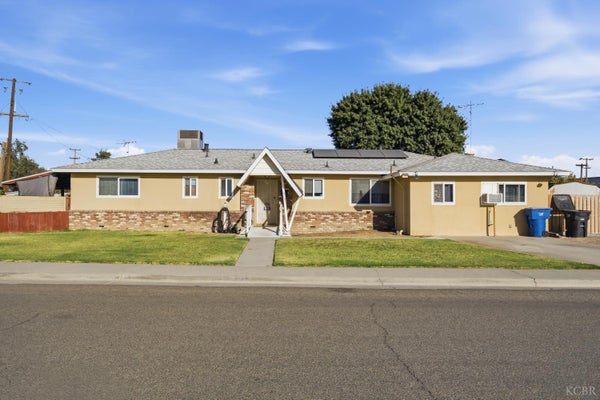1155 LAUREL LN, LEMOORE, CA 93245 - Image a721c4e4d0976644ea4a96310efedc66/150488595