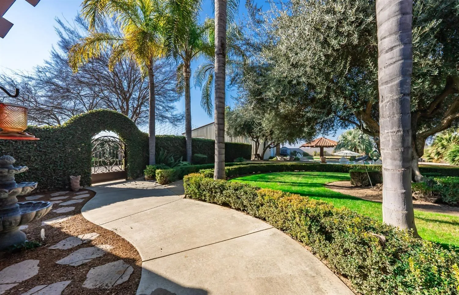 Hanford, California 93230, United States, 5 Bedrooms Bedrooms, ,5 BathroomsBathrooms,Residential,Active,144191