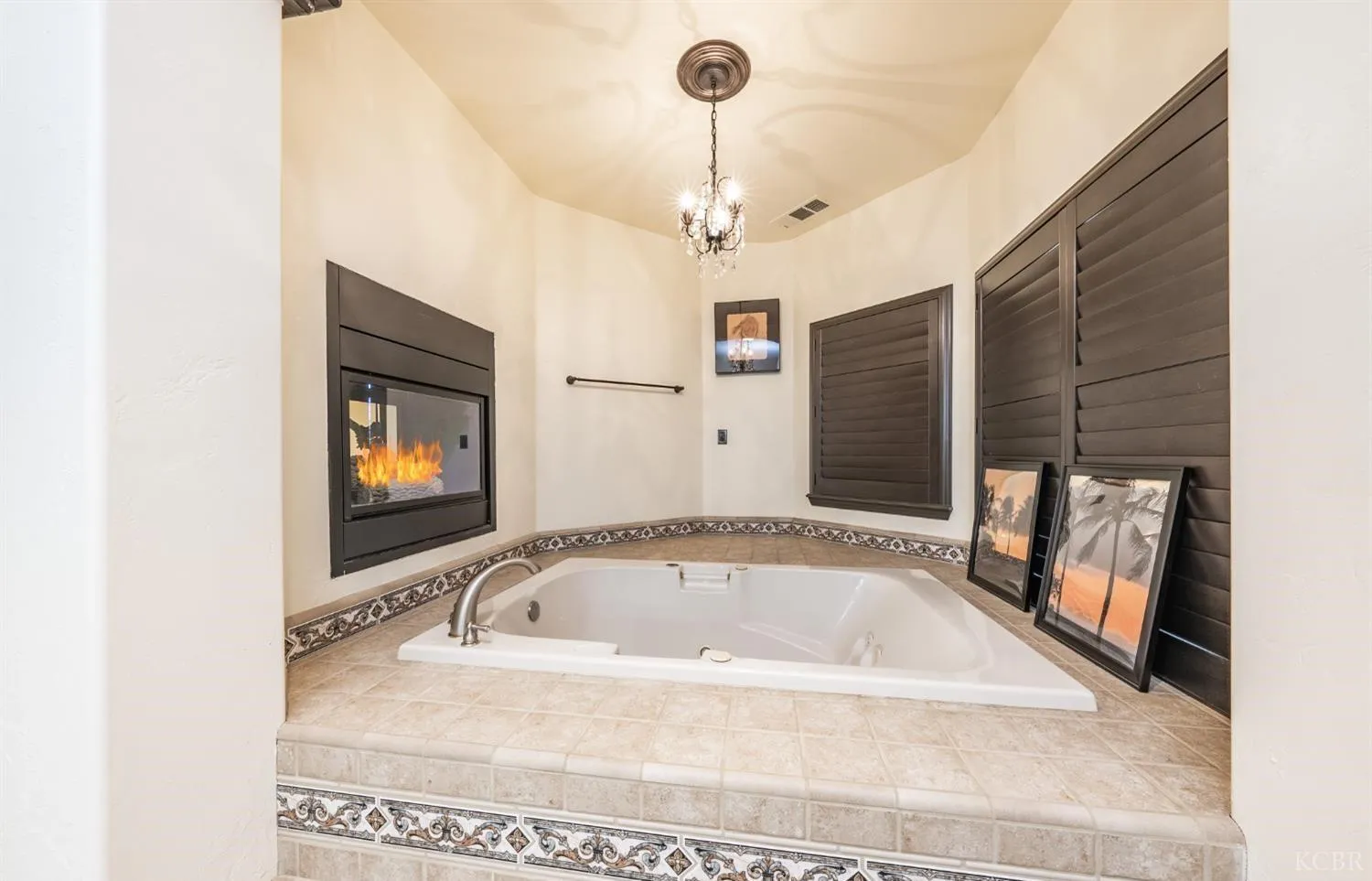 Hanford, California 93230, United States, 5 Bedrooms Bedrooms, ,5 BathroomsBathrooms,Residential,Active,144191