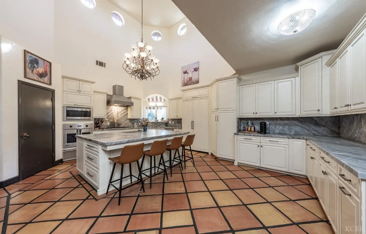 Hanford, California 93230, United States, 5 Bedrooms Bedrooms, ,5 BathroomsBathrooms,Residential,Active,144191