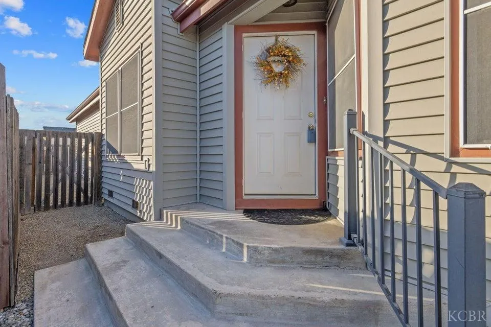 Visalia, California 93277, United States, 3 Bedrooms Bedrooms, ,2 BathroomsBathrooms,Residential,Active,241438