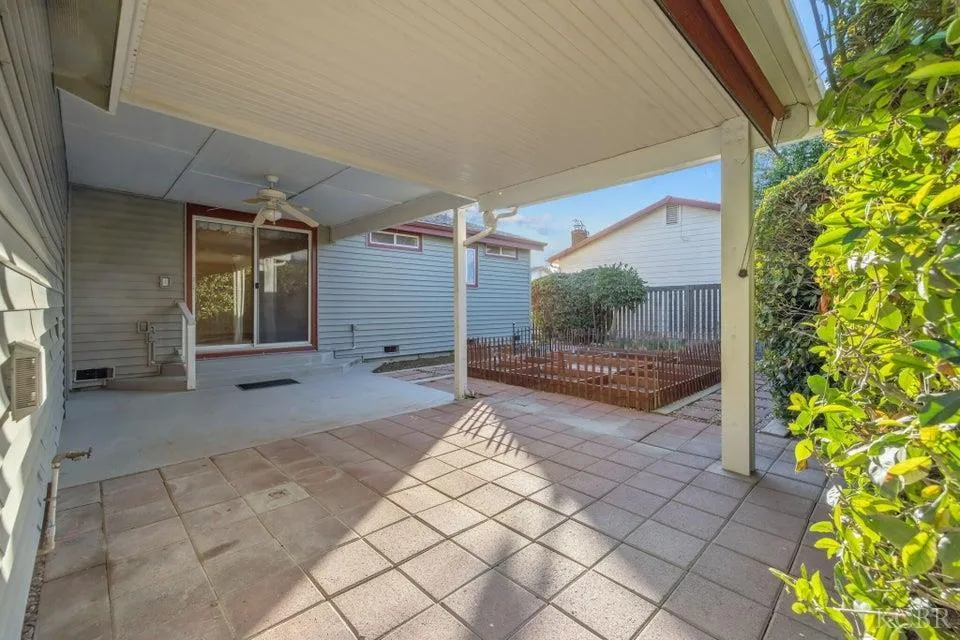 Visalia, California 93277, United States, 3 Bedrooms Bedrooms, ,2 BathroomsBathrooms,Residential,Active,241438