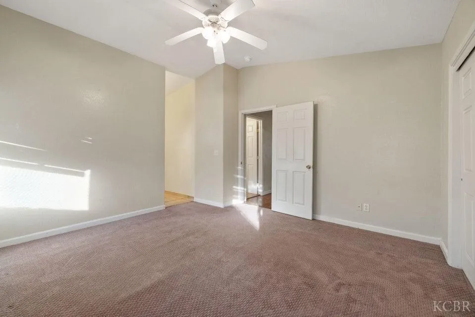 Visalia, California 93277, United States, 3 Bedrooms Bedrooms, ,2 BathroomsBathrooms,Residential,Active,241438