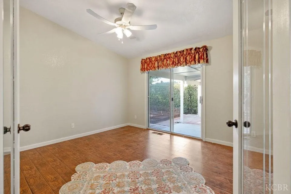 Visalia, California 93277, United States, 3 Bedrooms Bedrooms, ,2 BathroomsBathrooms,Residential,Active,241438