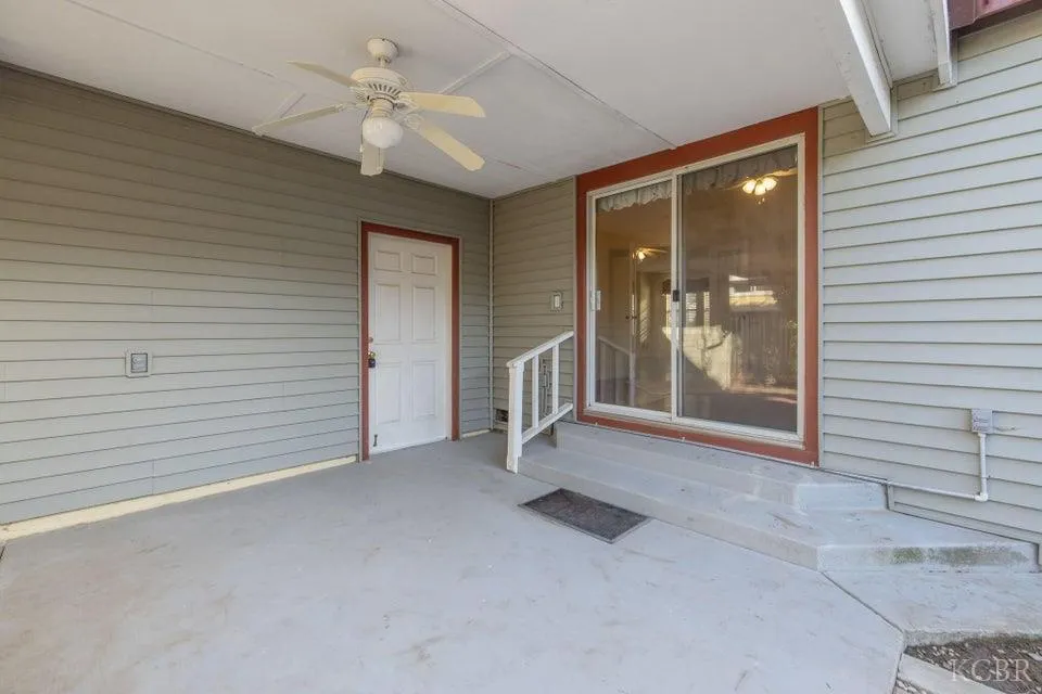 Visalia, California 93277, United States, 3 Bedrooms Bedrooms, ,2 BathroomsBathrooms,Residential,Active,241438