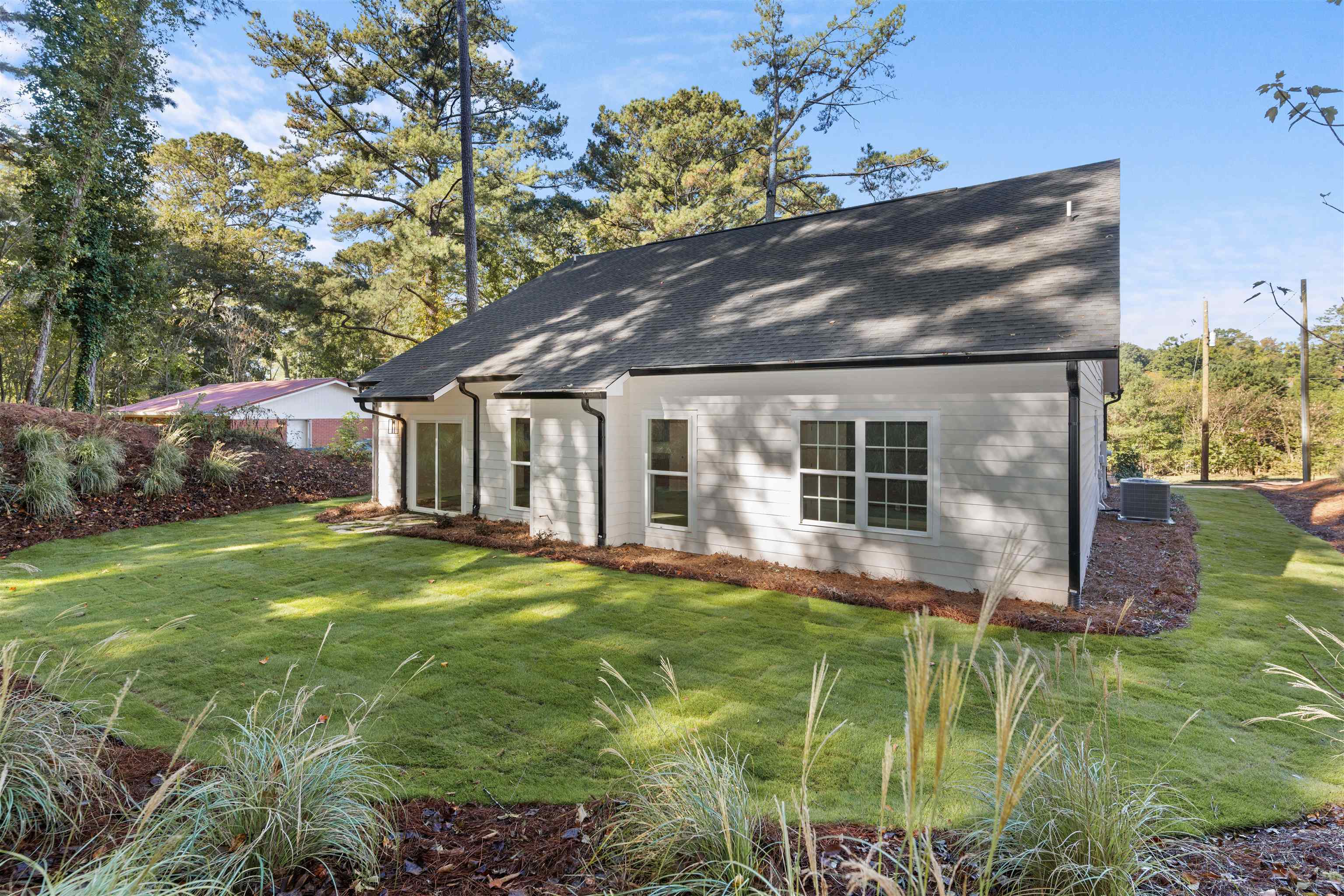 106 PINECREST DRIVE