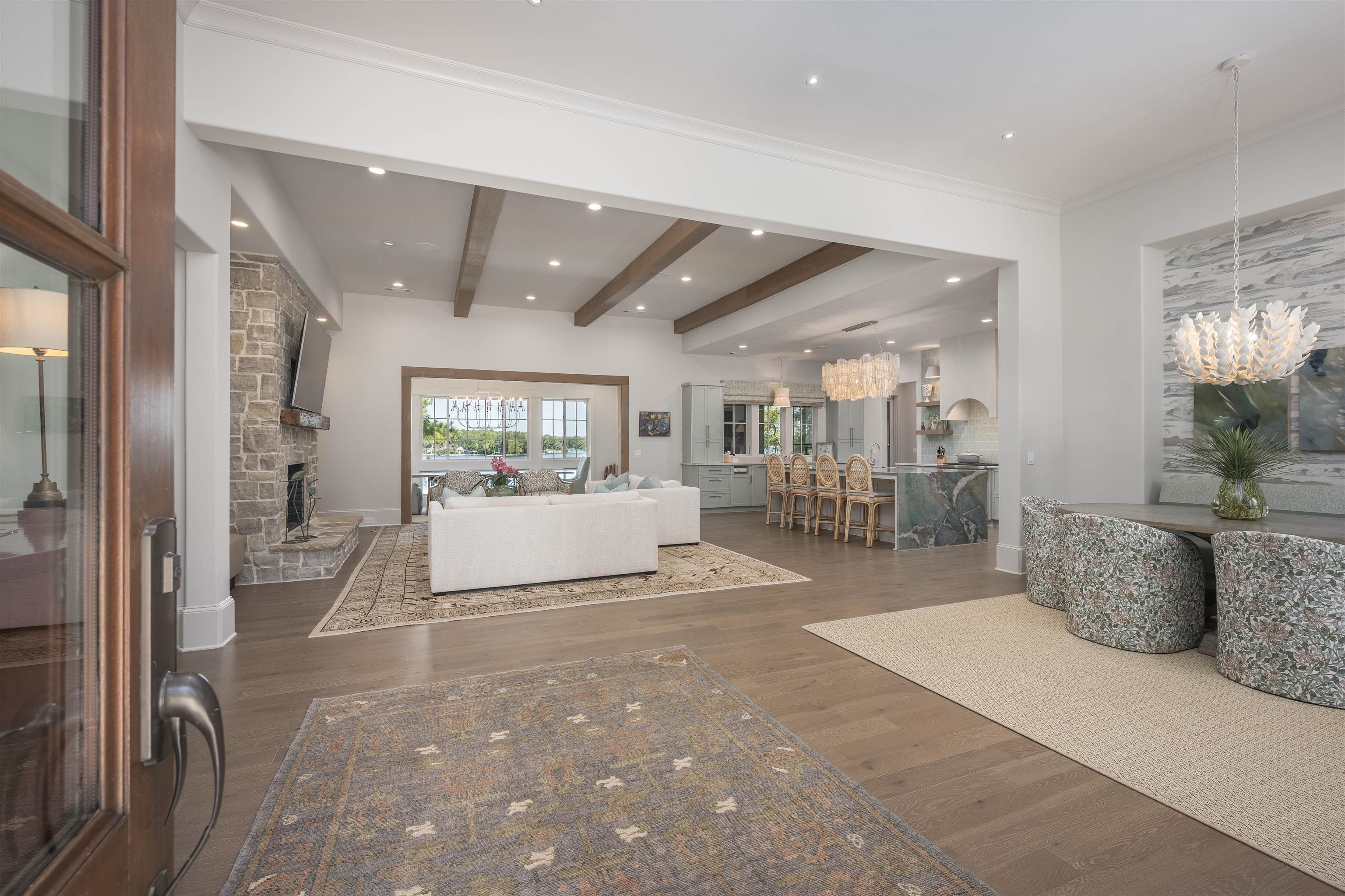 1041 WEST VISTA WAY