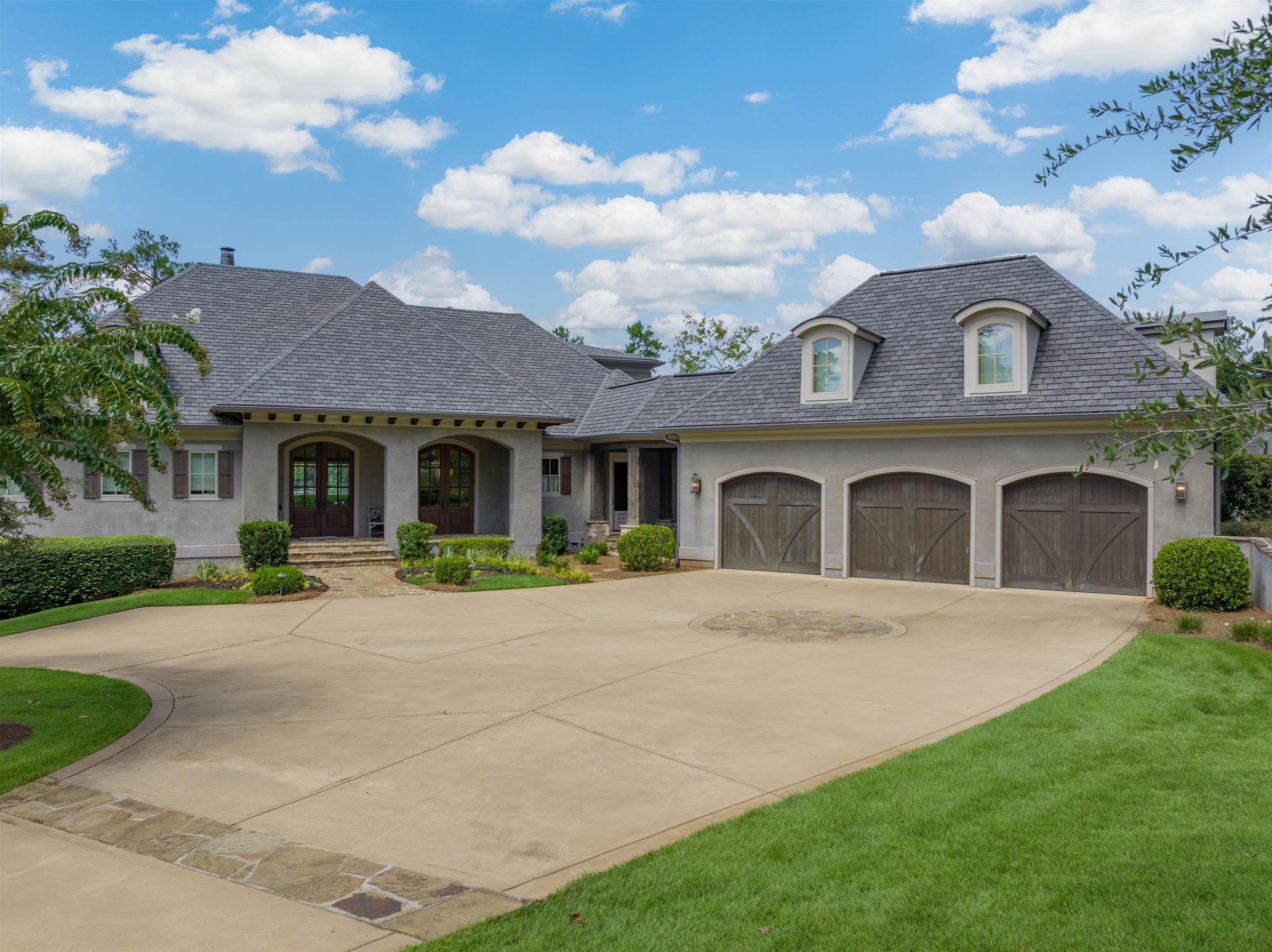 1041 WEST VISTA WAY
